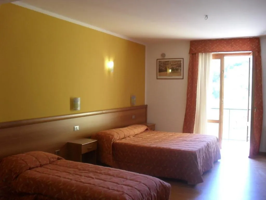 Hotel Montebaldina San Zeno di Montagna 3*,  Italien