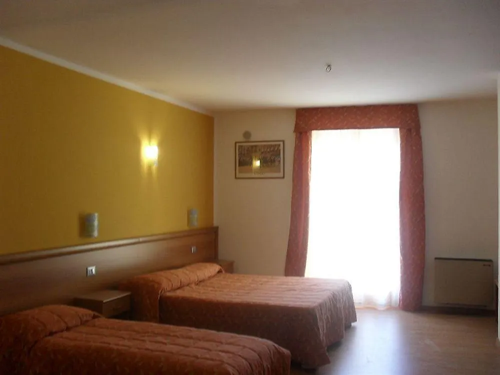 ***  Hotel Montebaldina 산 제노 디 몬타냐 이탈리아